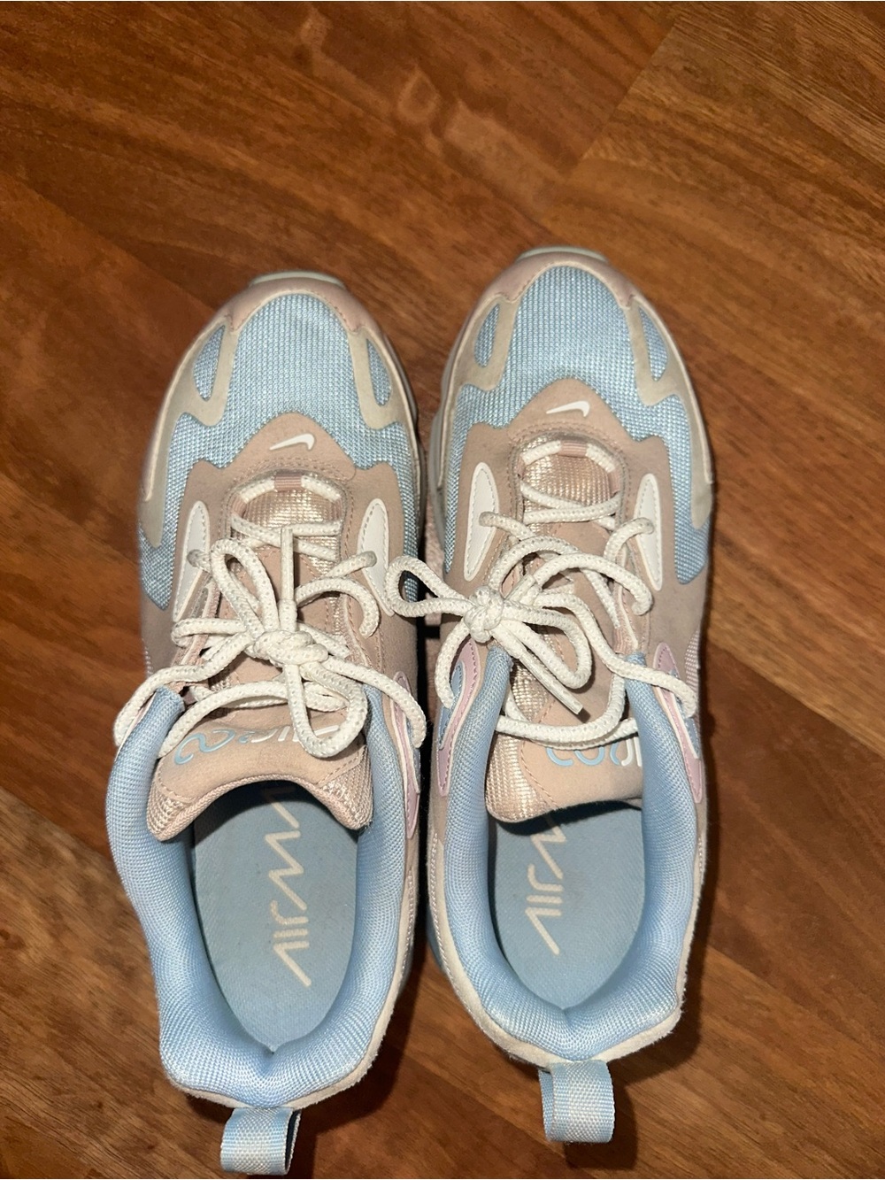 Nike Women’s Air Max-Style Pastel Sneakers in Light Blue and Beige - Picture 7 of 9